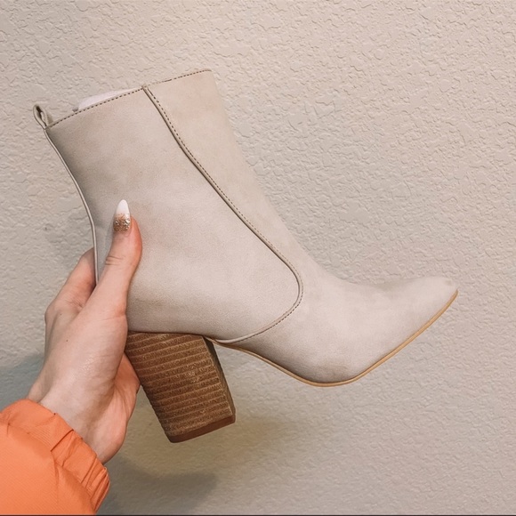 Vici Shoes - Taupe/Sand Ankle Booties Block Heel - Vici - Size 8.5